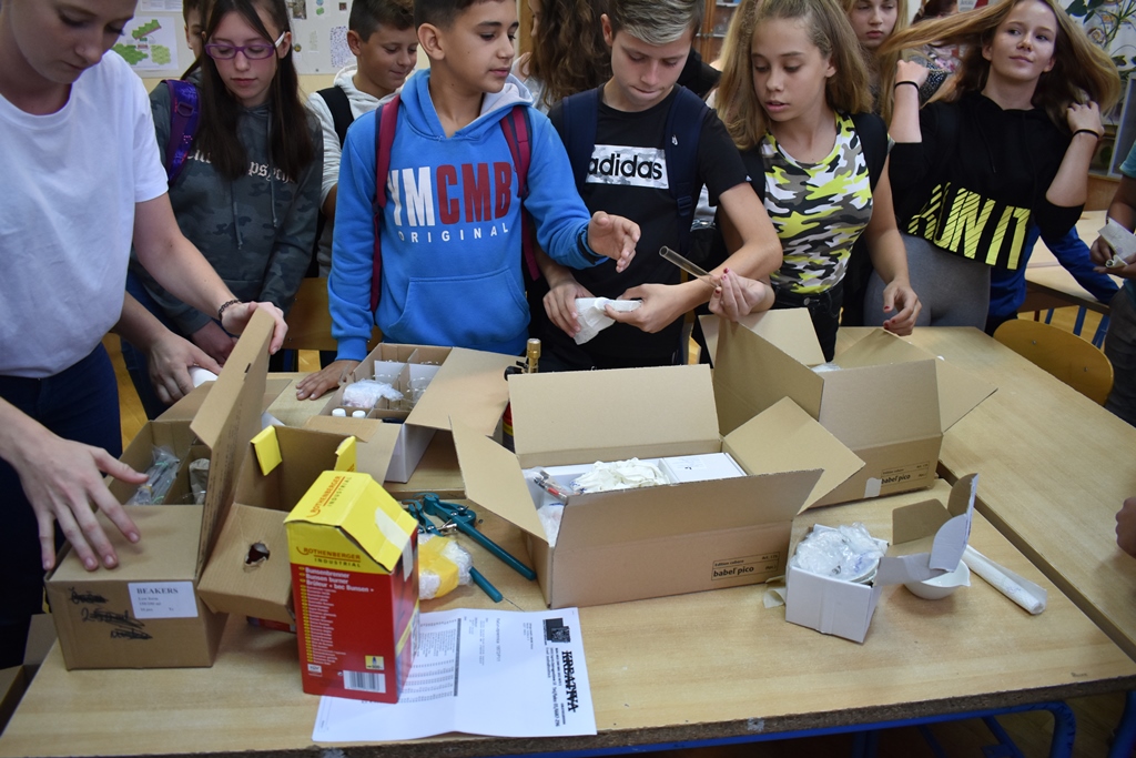 00a37613f887acb17ace1eb6237b537d.jpg?v=2