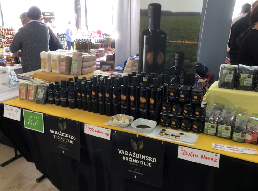 0240b07cbd2a844a7a1c60ebc640724e.jpg?v=2