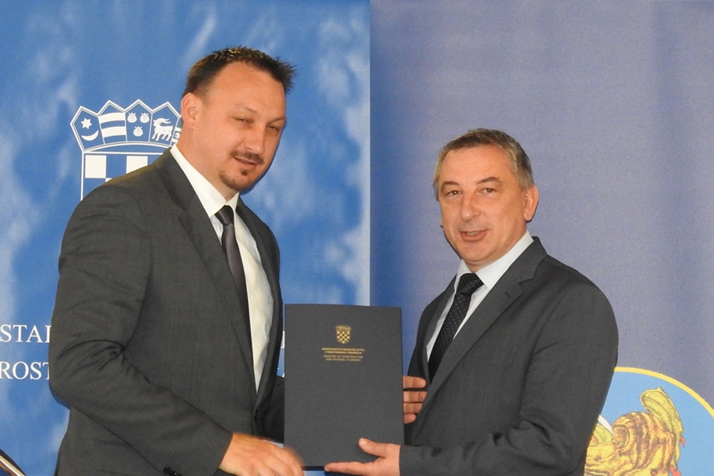 2d3de4b4924537ebff4c00d8ca676e7f.jpg?v=2