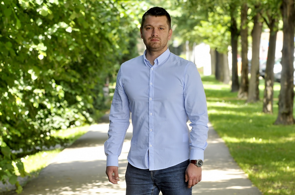 4ba94e1568f38bf0e3170fb5f272130e.jpg?v=2