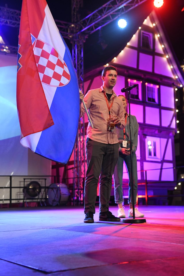 699bec2771acca601ad4f572fa2bddc6.jpg?v=2