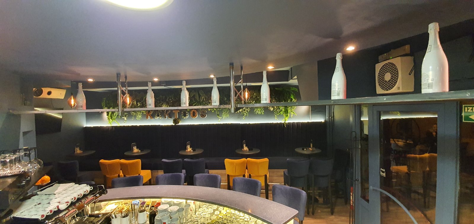 7c90e30fc7510f4b1d4a806256c63e89.jpg?v=2