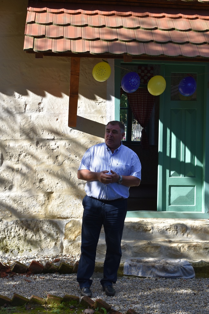 93dc6ca5a26e94d32bfadb70045079b7.jpg?v=2