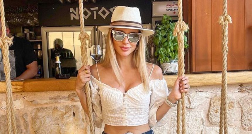 Fani Stipković objavila fotku s plaže, a lice bez šminke nimalo ne pokazuje da joj se bliži 40-ta