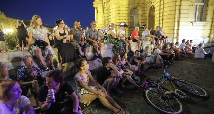 Pismo studenta vladajućima: 'Ne možete očekivati da ćemo najbolje godine provesti doma'