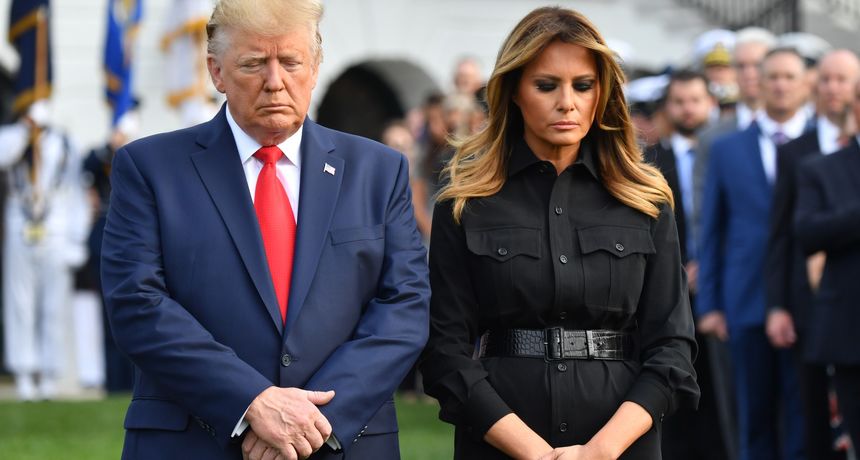 Potpuno gola i u klinču s drugom ženom: Procurile skandalozne fotografije Melanije Trump