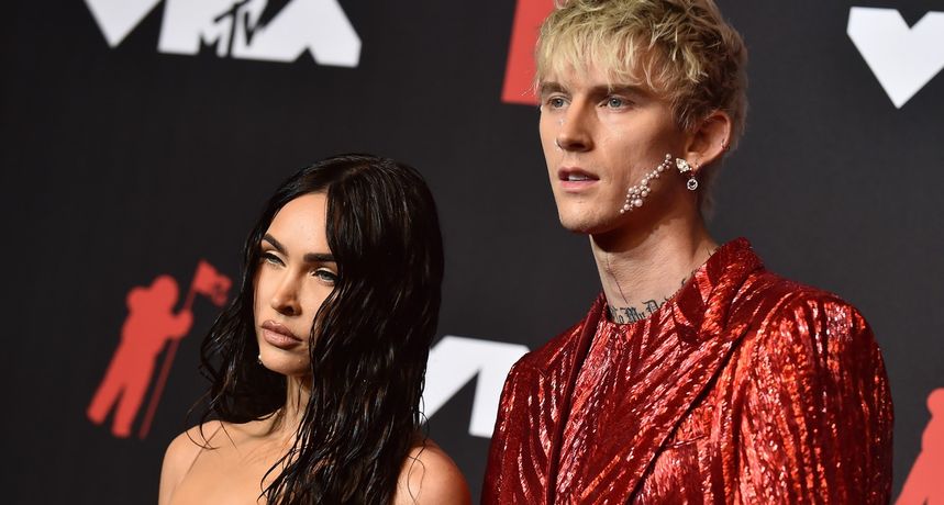 Megan Fox otkrila zašto je nosila prozirnu haljinu na dodjeli MTV-jevih nagrada: 'Rekao mi je da ću biti gola'