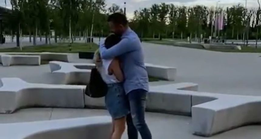 Nova ljubav? Ecija Ivušić objavila video na kojem se ljubi s poznatim glazbenikom
