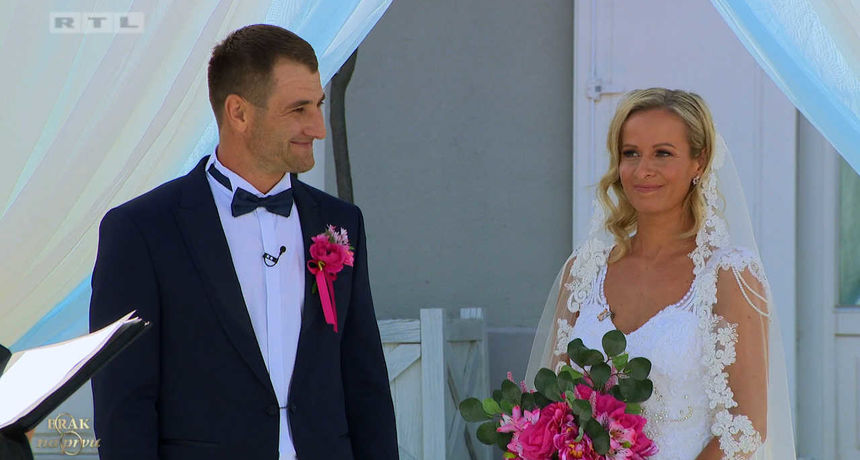 Izgledali su prekrasno, no odmah je bilo jasno da neće biti ništa od toga: Prisjetite se vjenčanja Nikoline i Adama iz 'Braka na prvu'