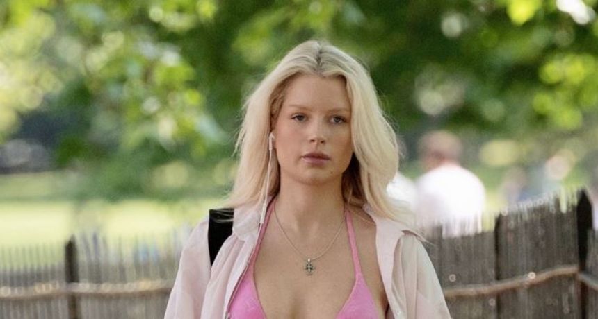 Toliko željna pažnje? Mlađa sestra Kate Moss prošetala Londonom u bikiniju