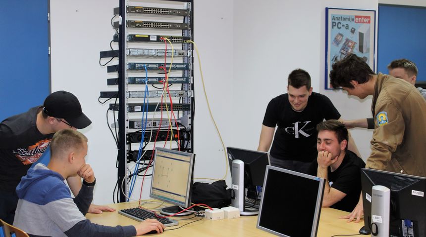 ESS Moderna škola za nove tehnologije koja školuje učenike za ...