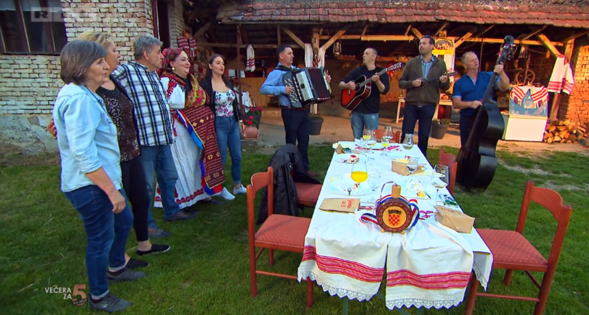 Šokačka večera kod Agice polučila uspjeh i domaćica zasjela na prvo mjesto