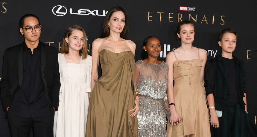Djeca Angeline Jolie i Brada Pitta su odrasla: Shiloh je preslika roditelja, a Zahara modna ikona u maminoj haljini