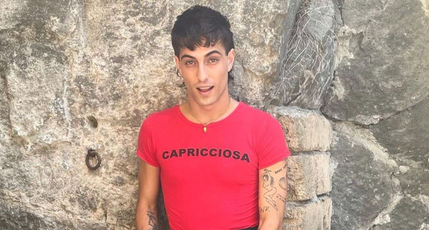 Damiano iz Maneskina objavio fotografije na kojima pozira potpuno gol, obožavateljice 'bacio u trans'