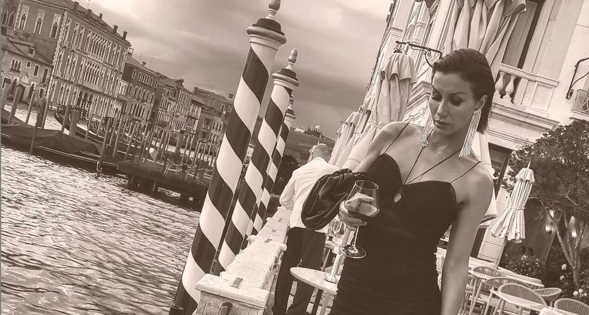 Haljine su se pažljivo birale: Ani Gruici Uglešić savršeno pristaje Venecija iz koje objavljuje očaravajuće fotografije