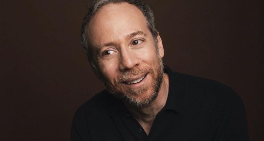 Kevin Sussman danas slavi 51. rođendan: Nekoć samozatajna zvijezda 'Teorije velikog praska' nakon razvoda uživa u društvu lijepih djevojaka