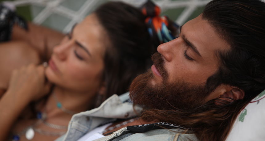 Prevario fatalnu Dilletu? Can Yaman i Demet u isto su vrijeme prekinuli s partnerima – slučajnost ili?