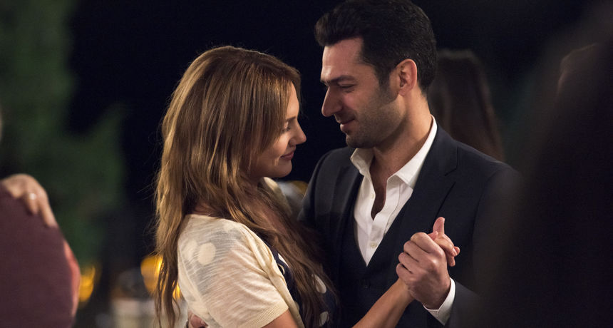Od Meryem Uzerli do Murata Yildirima: Tko su sve likovi nove turske serije 'Kraljica noći'?