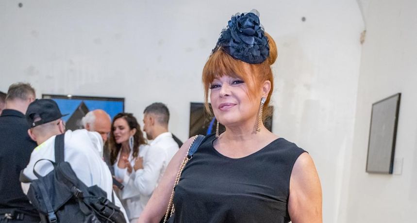 Samo u 'gaćama': Hrabro izdanje Mije Begović koja u 59. godini izgleda nevjerojatno