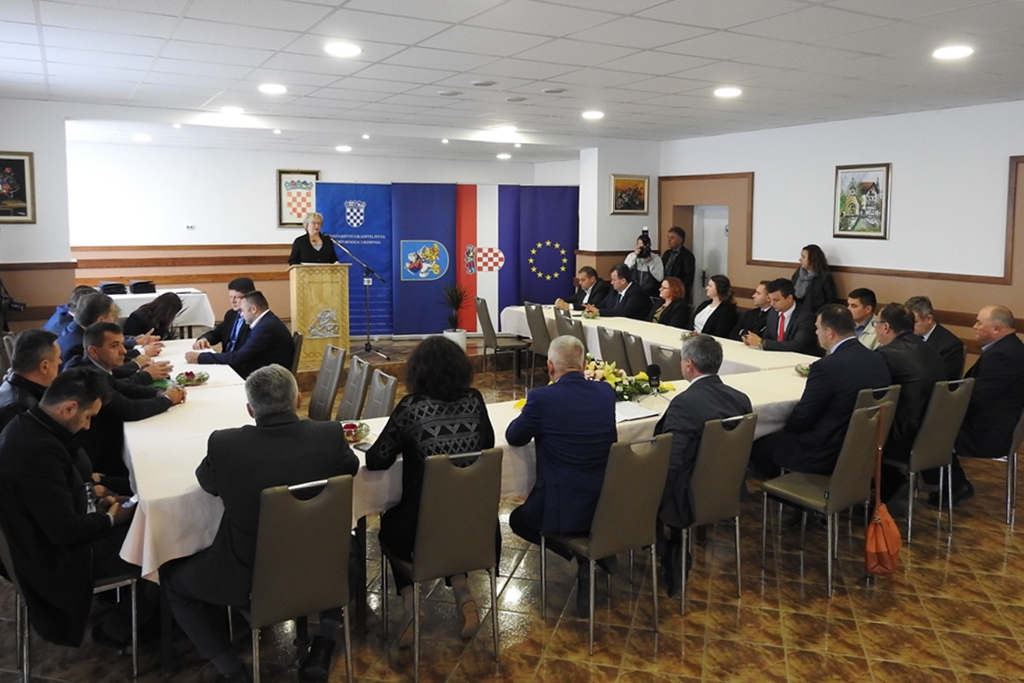 c87e512c66385c30948a28b19d656dde.jpg?v=2