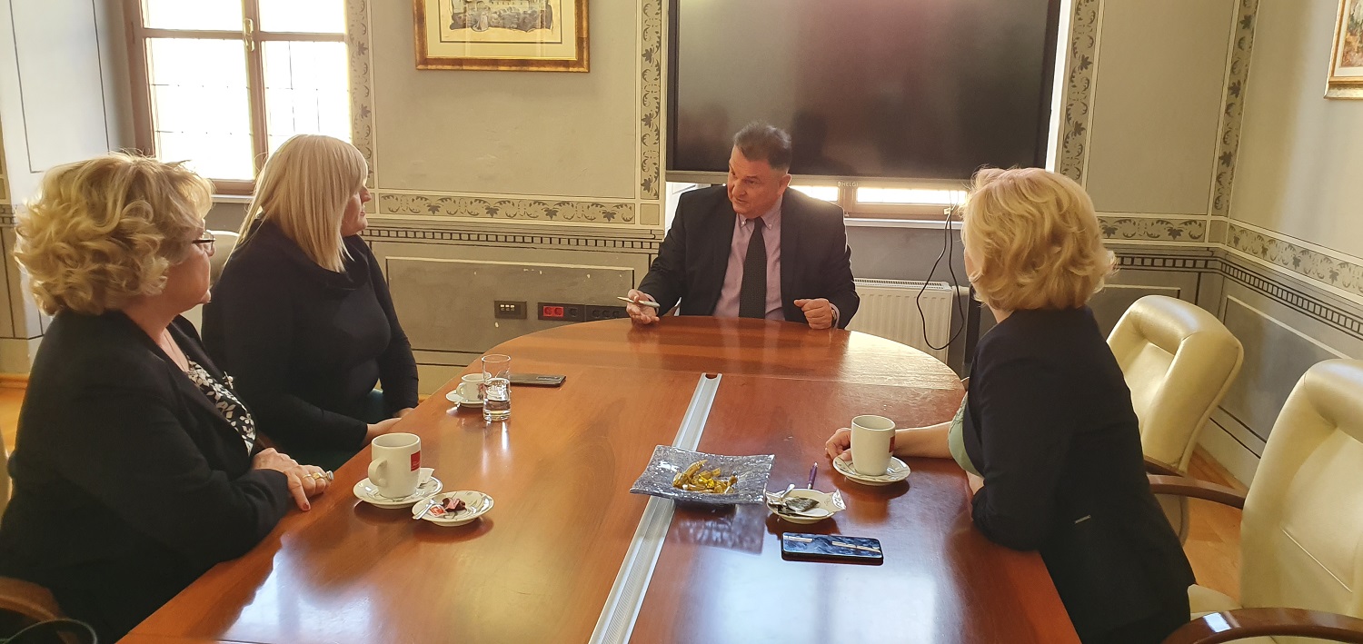 fce5ea3d94167dbce608fc1d1f5c6b2b.jpg?v=2